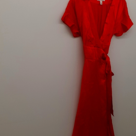 Banana Republic Dresses & Skirts - Banana republic Tangerine orange wrap dress 100% Silk plunge V Neck